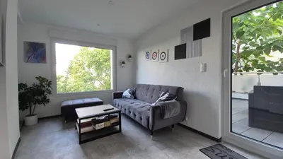 Ein Sitzbereich in der Unterkunft Volkspark-3-Zimmer-Wohnung-4 Betten-Mainz