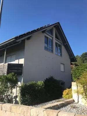 Das Gebäude in dem sich die Ferienwohnung befindet