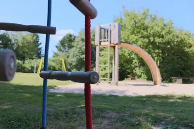 Ein Kinderspielbereich in der Unterkunft Ferienhaus Winnetou Am Fuchsbau 67