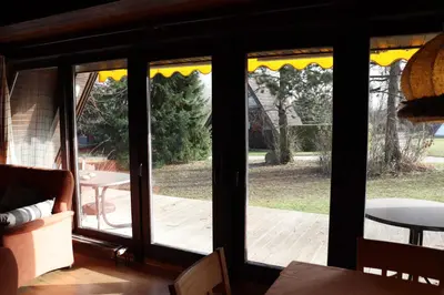 Ein Sitzbereich in der Unterkunft Ferienhaus Winnetou Am Fuchsbau 67