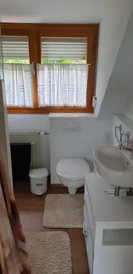 Ein Badezimmer in der Unterkunft Evis Cottage