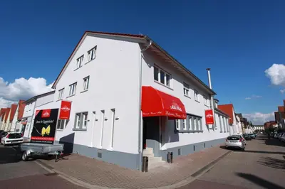 Das Gebäude in dem sich das Hotel befindet