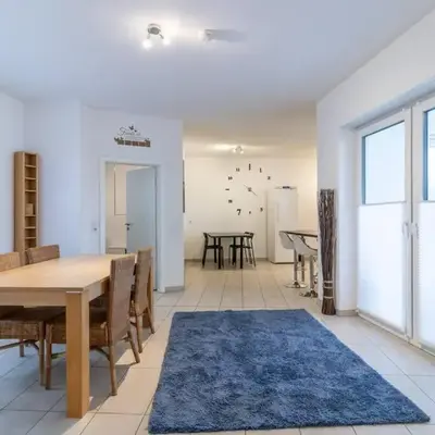 200m² Wohnung mit 6 Schlafzimmer