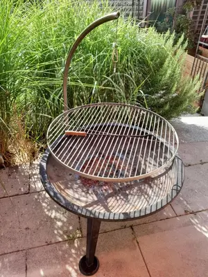 Ein für Gäste verfügbarer Grill in der Ferienwohnung