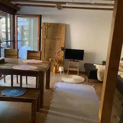 Einzimmerapartment mit Fass Sauna (und Pool)