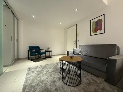 Ein Sitzbereich in der Unterkunft Schwarzwaldblick by Rabe - Parkplatz, Smart-TV, Netflix