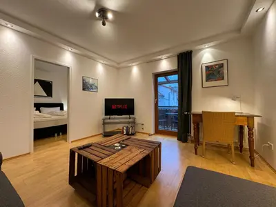 TV/Unterhaltungsangebot in der Unterkunft Gemütliche 2-Zimmer-Wohnung by Rabe - Innenhof, Smart-TV, Netflix