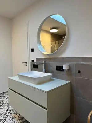 Ein Badezimmer in der Unterkunft Stilvolle Oase: Ruhiges Cityhaus
