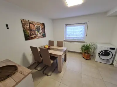 Ein Sitzbereich in der Unterkunft Schöne helle Wohnung in Malsch