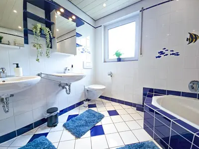 Ein Badezimmer in der Unterkunft STAR-Apartment - Garden with Terrace, Calm, 120m2