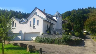 Das Gebäude in dem sich die Ferienwohnung befindet