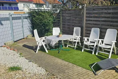 Ein Garten an der Unterkunft Renoviertes Gartenapartment