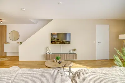 Ein Sitzbereich in der Unterkunft Exklusive 3-Zimmer Luxus-Maisonette in Hochheim - Nähe Frankfurt Flughafen, Wiesbaden und Mainz