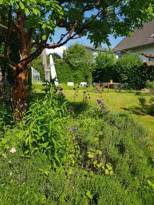 Ein Garten an der Unterkunft Ferienwohnung 'dasBRENNERs'