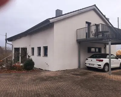Das Gebäude in dem sich die Ferienwohnung befindet