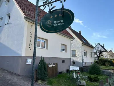 Das Gebäude in dem sich die Pension befindet