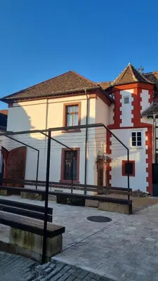Das Gebäude in dem sich die Ferienwohnung befindet