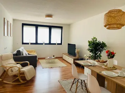 Ein Sitzbereich in der Unterkunft Entire Flat for you Schwetzingen,Mannheim & HD