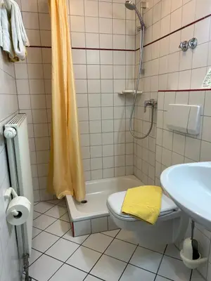 Ein Badezimmer in der Unterkunft Hotel Cronberger Hof