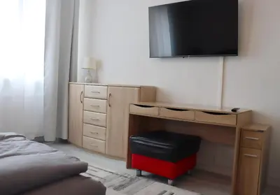 TV/Unterhaltungsangebot in der Unterkunft Familienfreundliche geräumige Design-Wohnung mit Balkon im Zentrum - APOLONIAliving