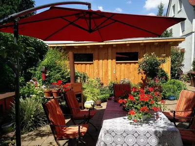 Ein Garten an der Unterkunft Neckar-Koje