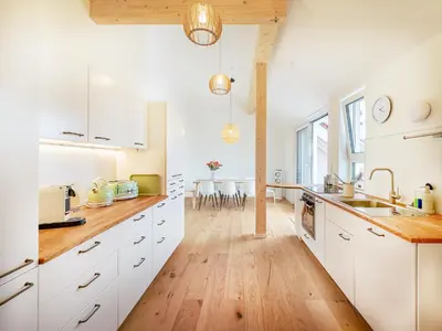 Küche/Küchenzeile in der Unterkunft FLAIR Homes - Design Apartments with Smart-TV, Self Check-in & Free Parking