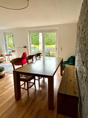 Ein Sitzbereich in der Unterkunft Ferienwohnung am Wartturm