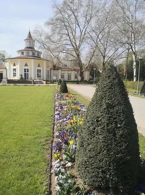Ein Garten an der Unterkunft Möblierte Wohnung Nähe BASF Ludwigshafen/Mannheim mit Privatparkplatz