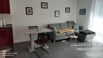 Ein Sitzbereich in der Unterkunft gemütliche 2 Zimmer Wohnung in Markgröningen