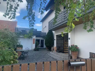 Das Gebäude in dem sich die Ferienwohnung befindet