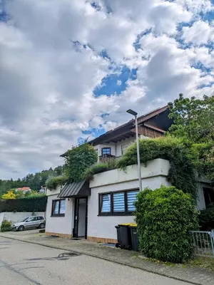 Das Gebäude in dem sich die Ferienwohnung befindet