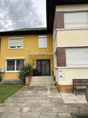 Das Gebäude in dem sich die Ferienwohnung befindet