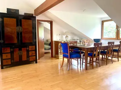Ein Sitzbereich in der Unterkunft Goldstadt City Loft 3-Zimmer Balkon & Garage Zentrum Pforzheim