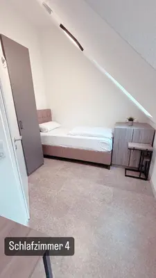 Ein Bett oder Betten in einem Zimmer der Unterkunft Nisay Home - City House - Central Location - 5 Rooms