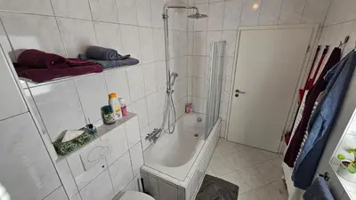 Ein Badezimmer in der Unterkunft Solaris Ferienwohnung 53qm Netflix Glasfaser 76771 Hördt