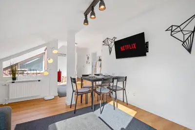 TV/Unterhaltungsangebot in der Unterkunft BackHome - BUSINESS&FAMILY - Parken, 3-Zimmer, SmartTV, Balkon, Waschmaschine, ruhige Stadtrand-Lage, Netflix, 60qm, 24h Checkin