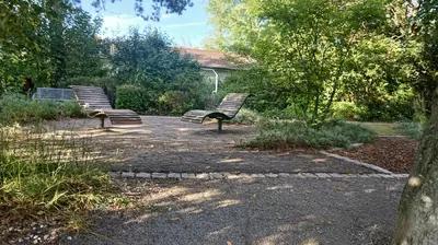 Ein Garten an der Unterkunft Komfortable Ferienwohnung Goldene Suite