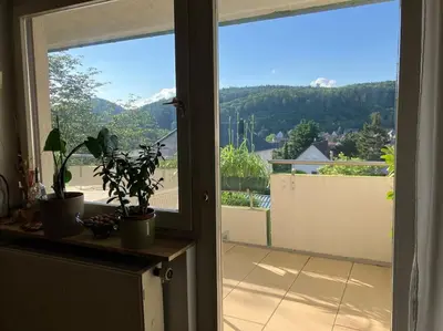 Ein allgemeiner Bergblick oder ein Berglick von der Ferienwohnung aus