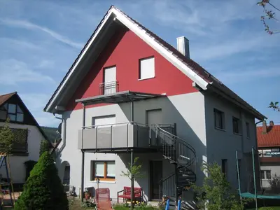Das Gebäude in dem sich die Ferienwohnung befindet