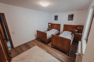 Ein Bett oder Betten in einem Zimmer der Unterkunft große Wohnung in Weinheim mit Charme
