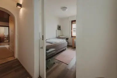 Ein Bett oder Betten in einem Zimmer der Unterkunft große Wohnung in Weinheim mit Charme