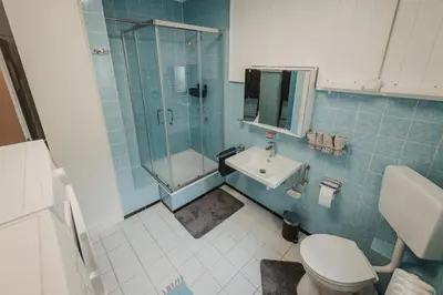 Ein Badezimmer in der Unterkunft große Wohnung in Weinheim mit Charme
