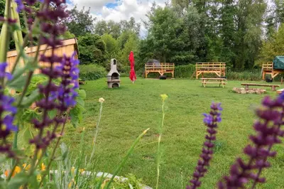 Ein Garten an der Unterkunft Sleep Space 3 - Green Tiny Spot Südpfalz