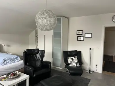 Ein Sitzbereich in der Unterkunft schönes Studio für Ihren Kurzurlaub in Miltenberg