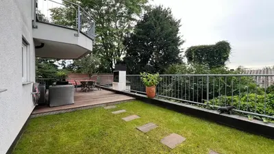 Ein Garten an der Unterkunft LudwigsHome - Zentral, 120qm, Kostenloser Parkplatz, Terrasse, SmartTV