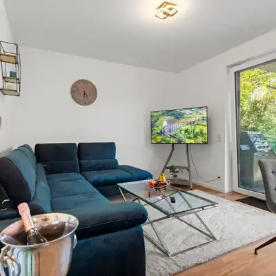 Lit Living Deluxe Apartments Wörth - Parking - Box Spring - BBQ - Balcony