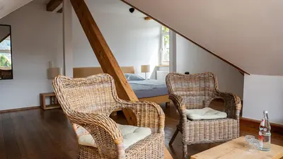 Ein Sitzbereich in der Unterkunft Hotel Rhodter Adler