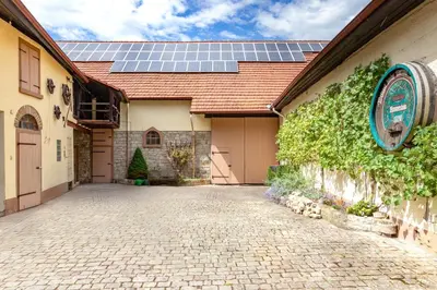 Das Gebäude in dem sich die Ferienwohnung befindet