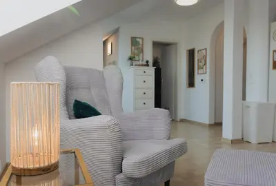 Ein Sitzbereich in der Unterkunft Modernes Balkon Apart