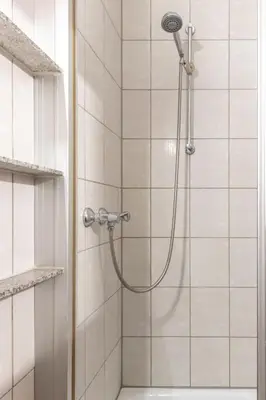 Grundriss der Unterkunft Arbeiterapartment mit 2 Betten, Küche, Bad